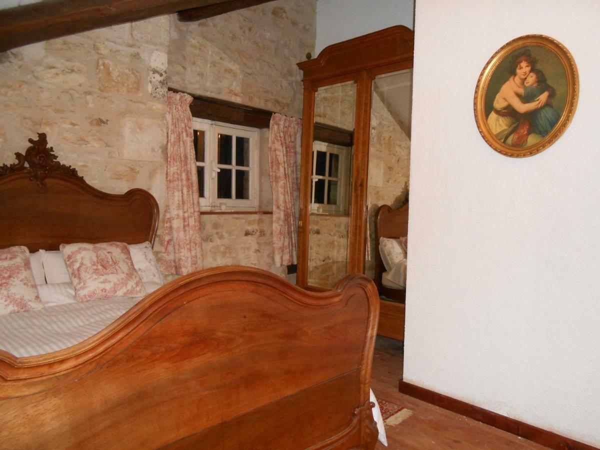 Chat Noir Gite Et Chambre D'Hotes Genouille  외부 사진