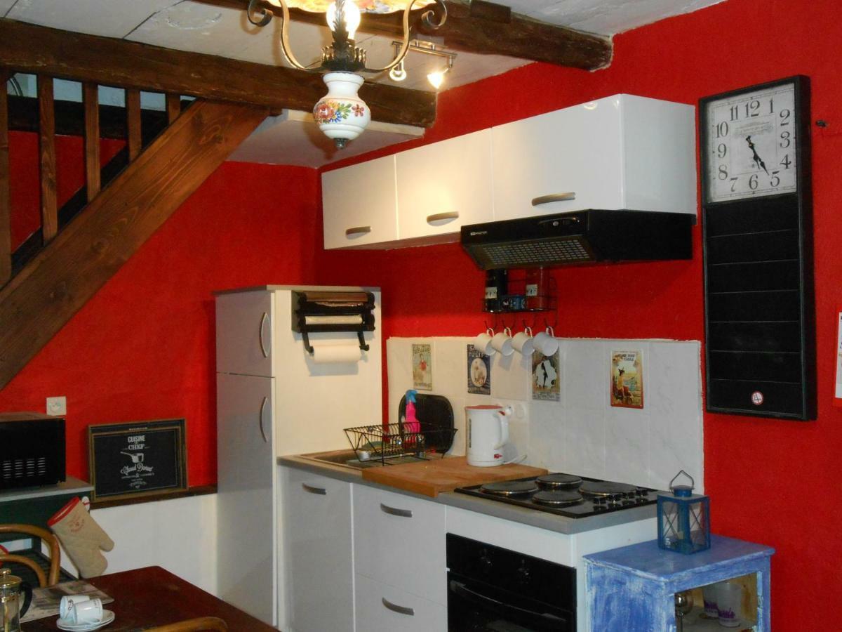 Chat Noir Gite Et Chambre D'Hotes Genouille  외부 사진